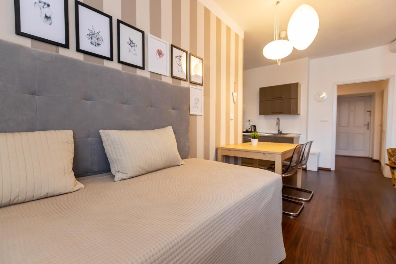 Palac Daun - Studio Apartments Znojmo Dış mekan fotoğraf