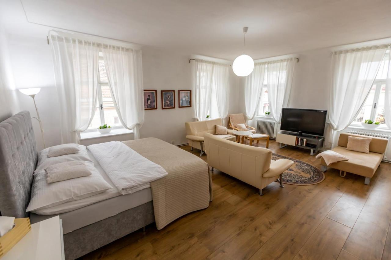 Palac Daun - Studio Apartments Znojmo Dış mekan fotoğraf