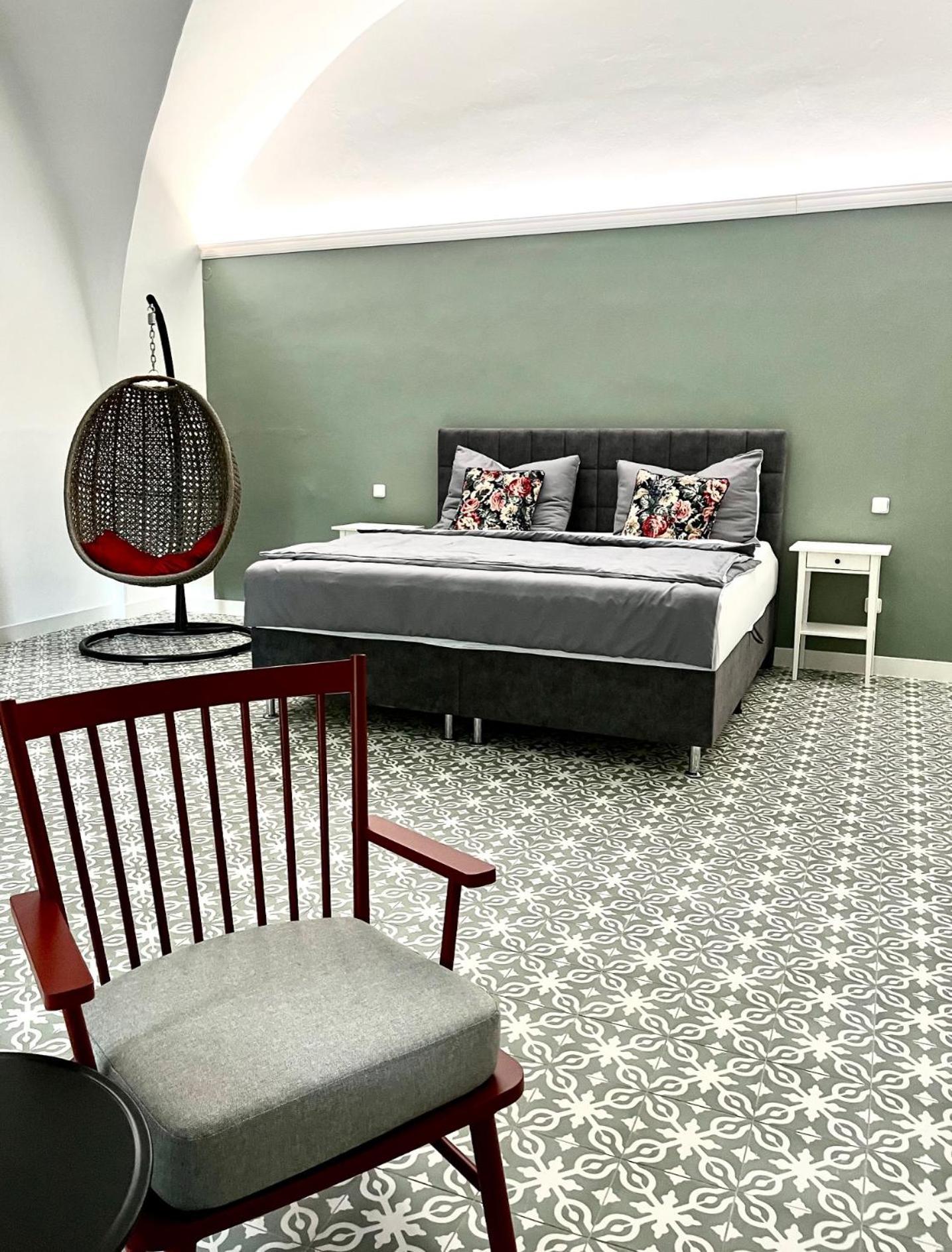 Palac Daun - Studio Apartments Znojmo Dış mekan fotoğraf
