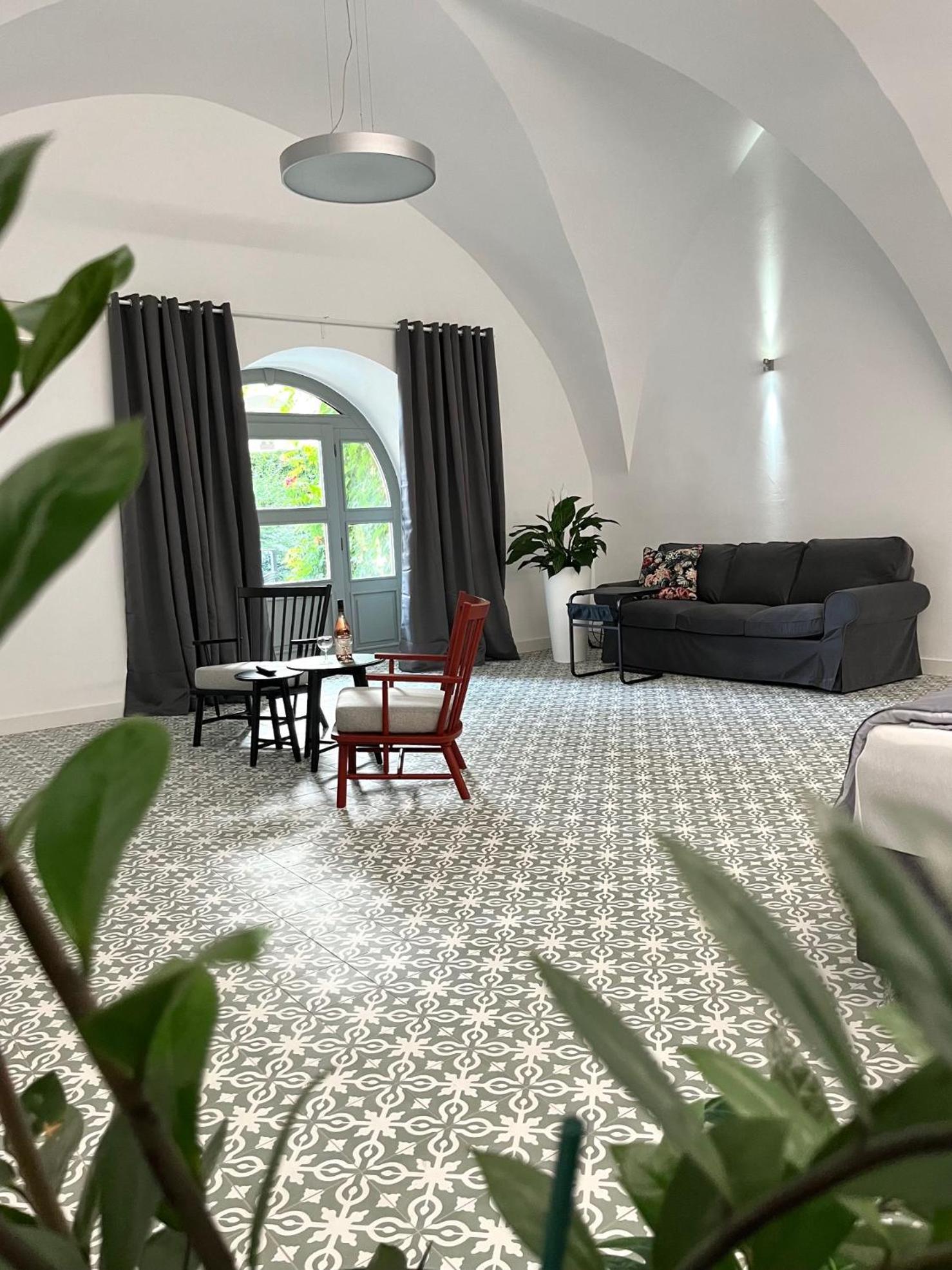 Palac Daun - Studio Apartments Znojmo Dış mekan fotoğraf