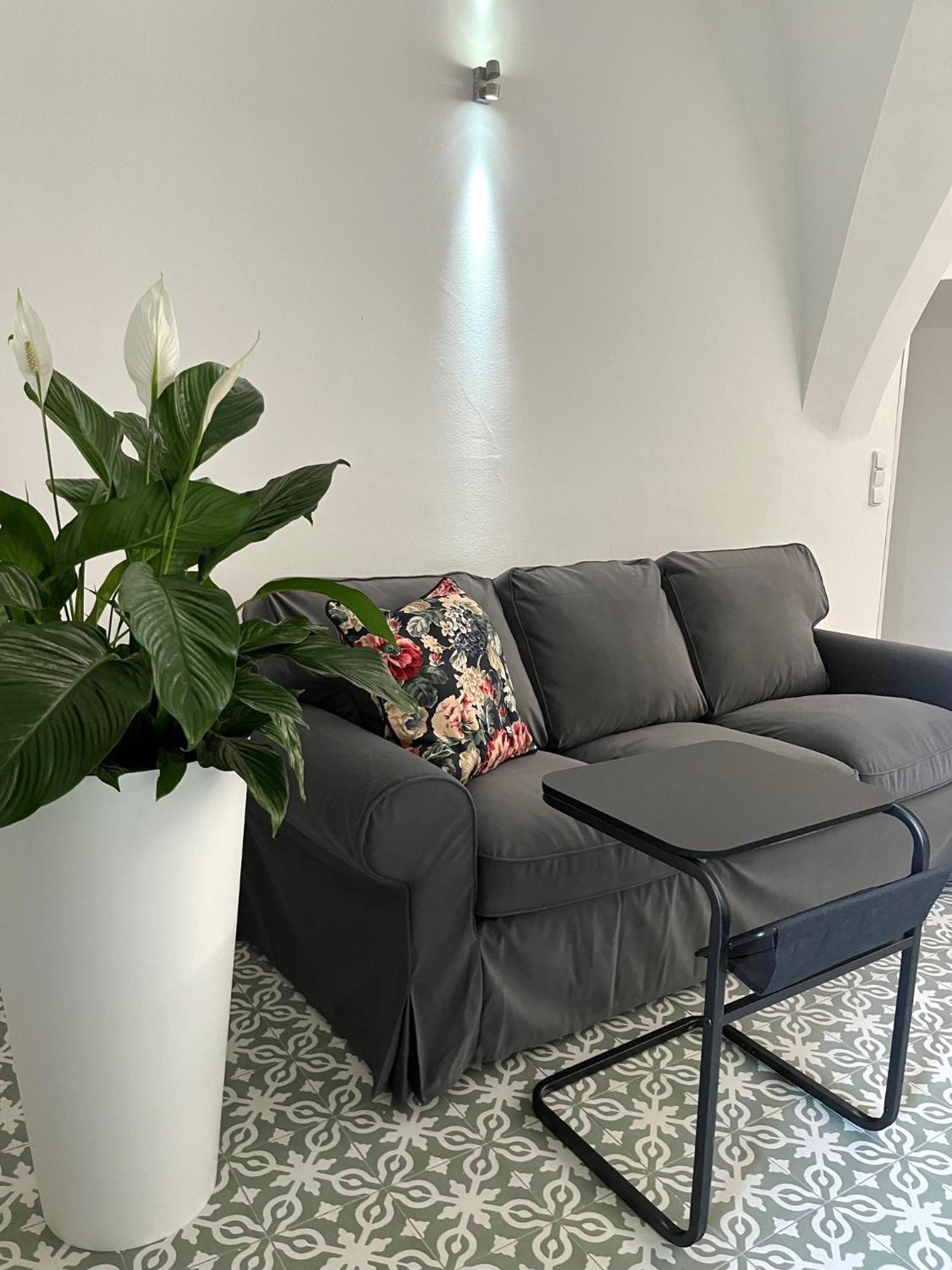 Palac Daun - Studio Apartments Znojmo Dış mekan fotoğraf