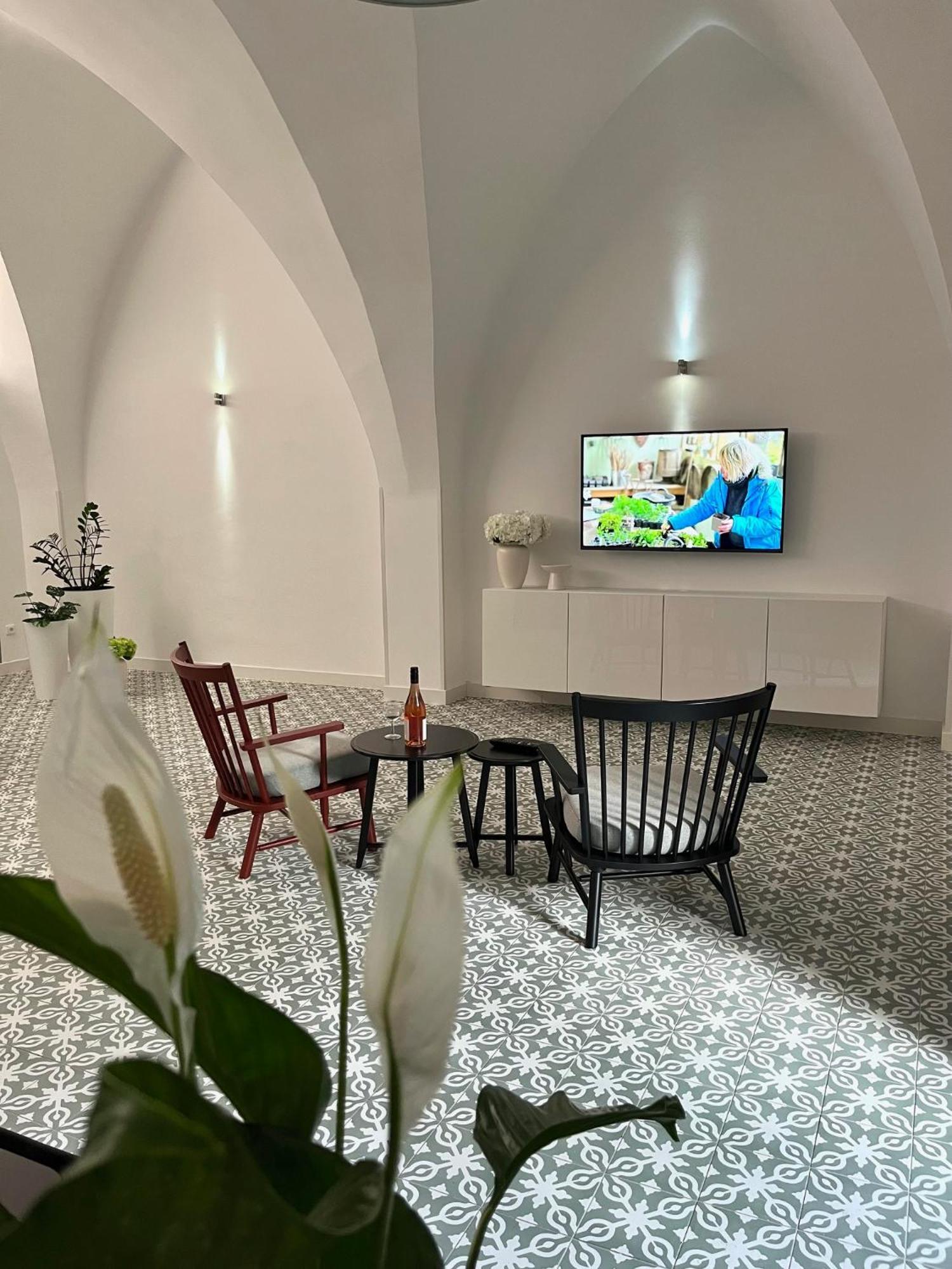 Palac Daun - Studio Apartments Znojmo Dış mekan fotoğraf