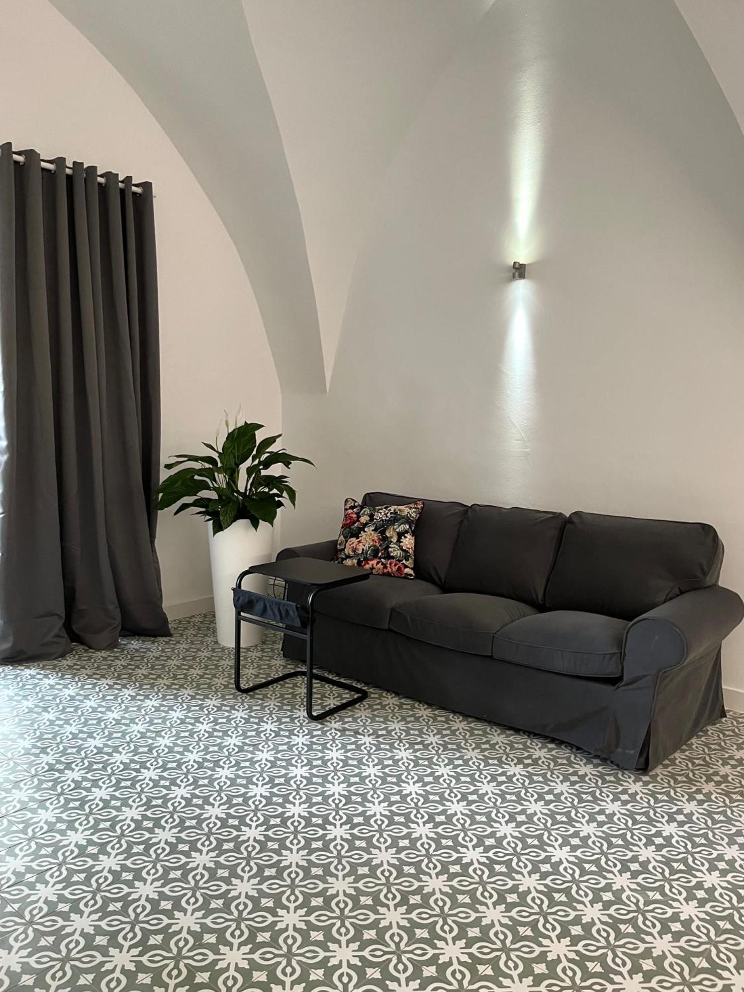 Palac Daun - Studio Apartments Znojmo Dış mekan fotoğraf
