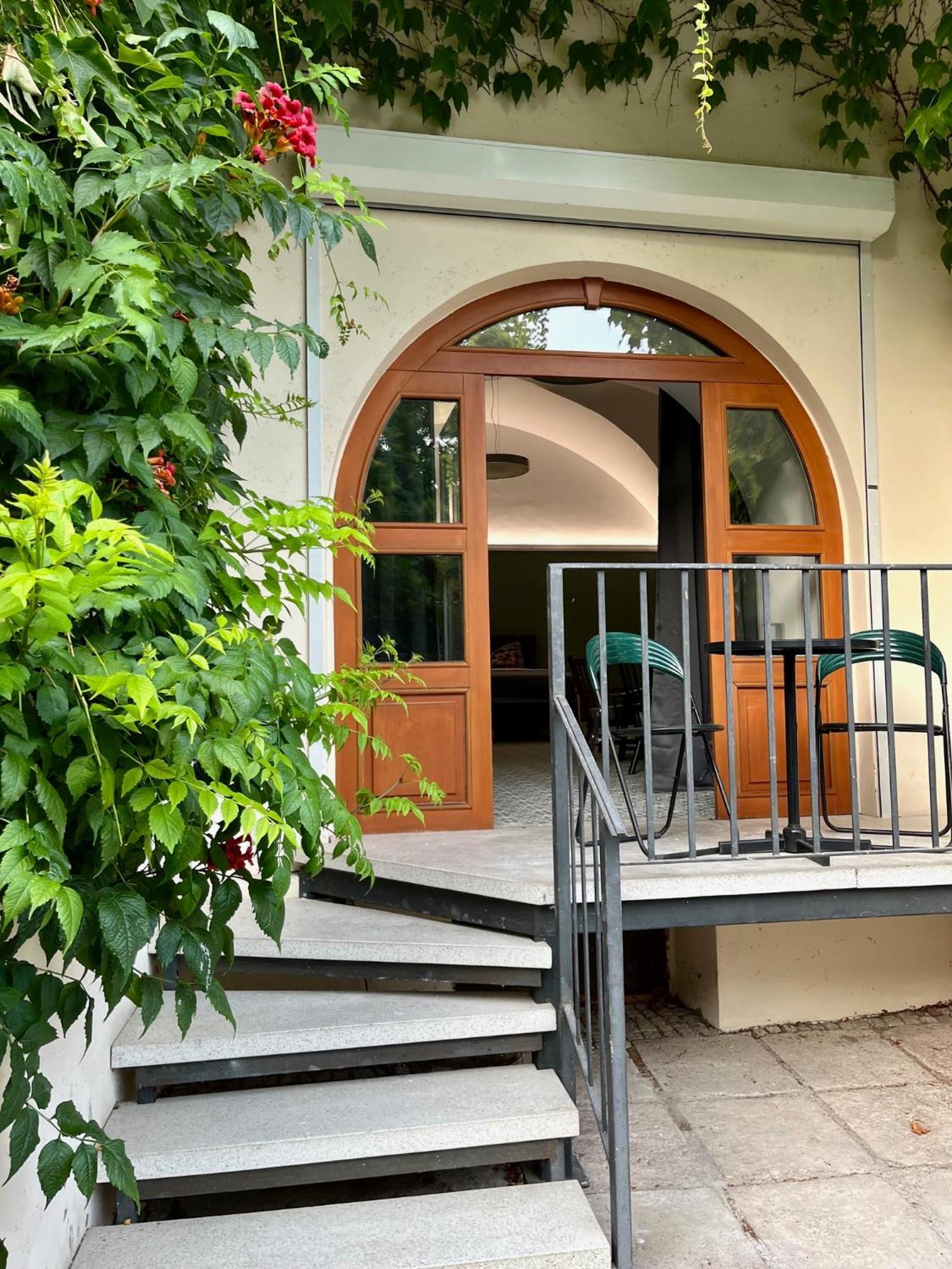 Palac Daun - Studio Apartments Znojmo Dış mekan fotoğraf